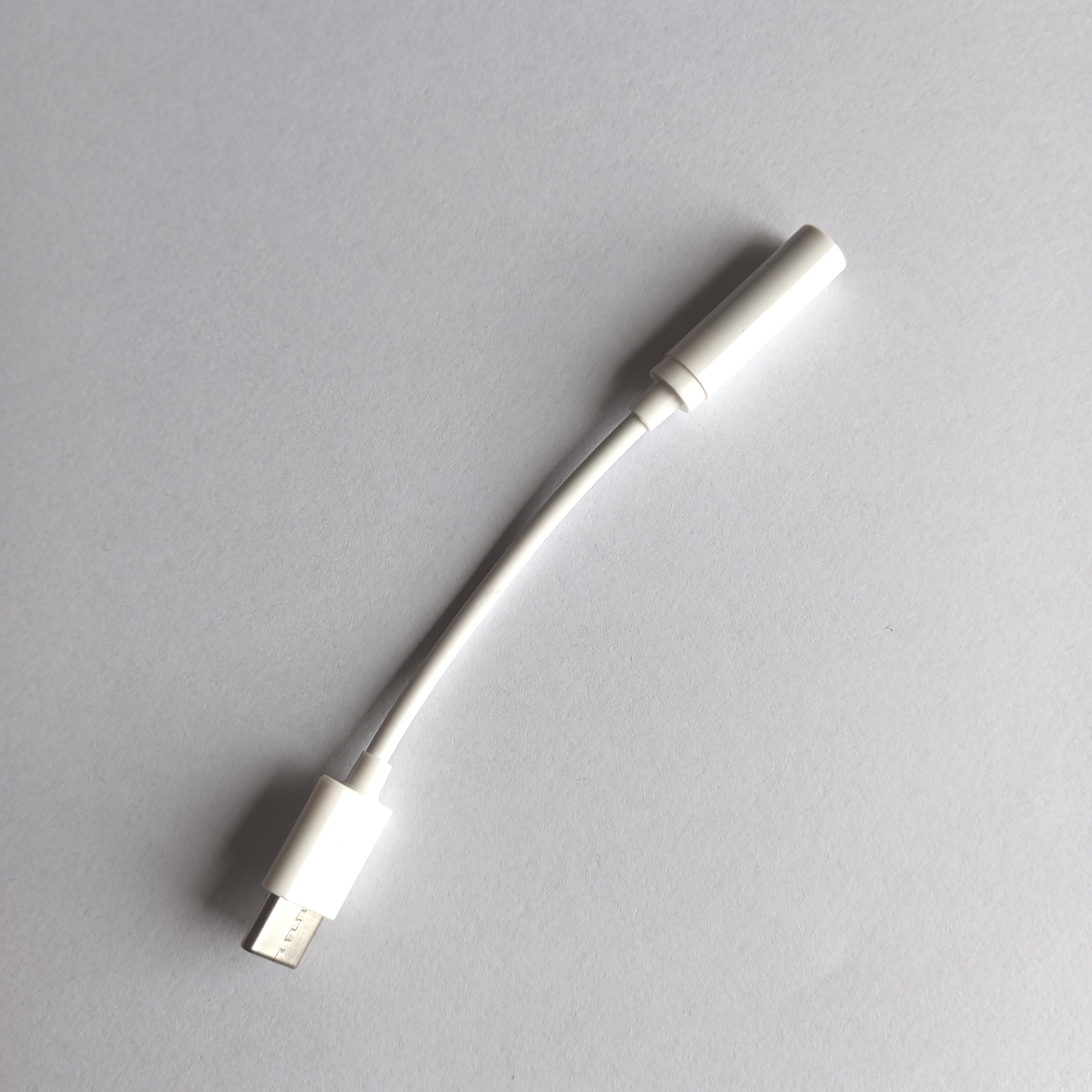 USB Type-C į 3.5 mm ausinių adapteris – Type-C (male) į 3.5 mm (female) garso kabelis, 1 vnt.