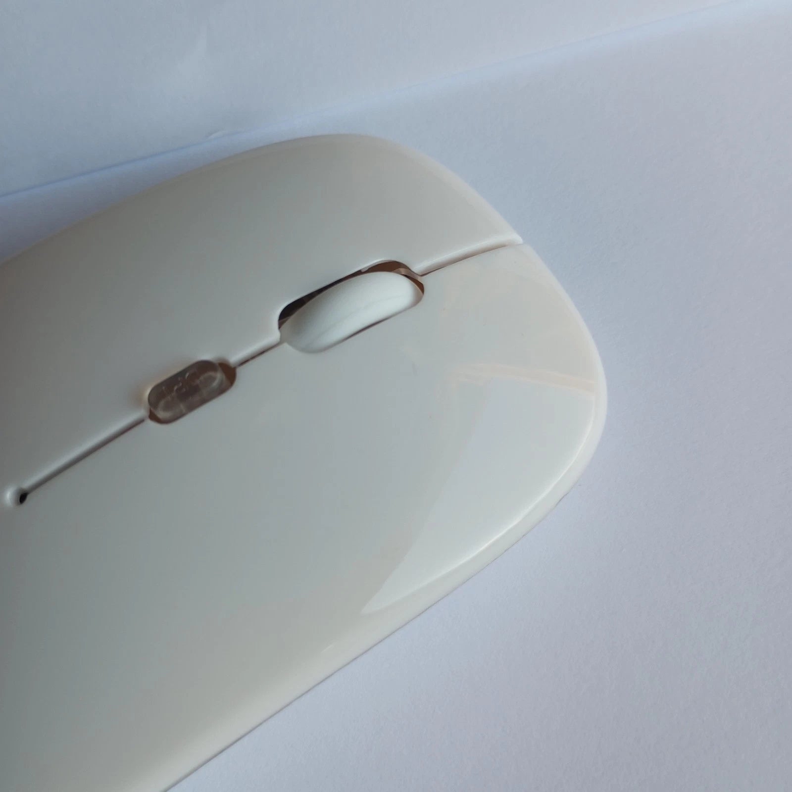 Belaidė 2.4G RGB pelė – tylus mygtukų paspaudimas, įkraunama, USB + Bluetooth, PC / Laptop / iPad